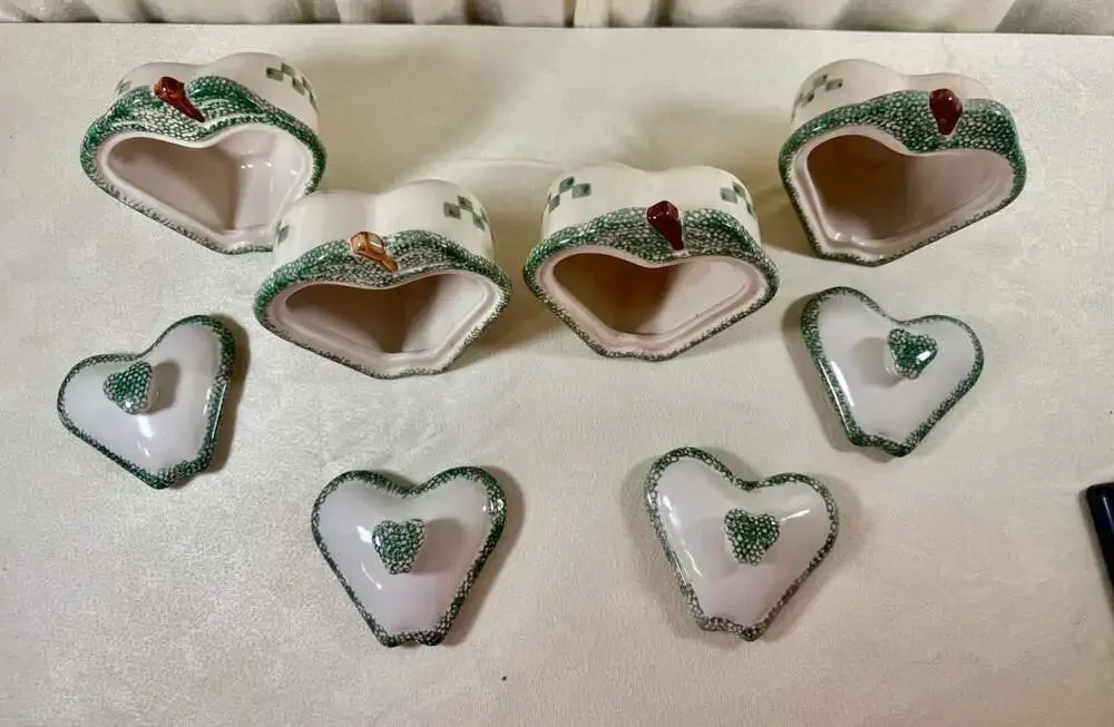 Vintage 1996 Teamson Apple Themed Heart-Shaped Ceramic Covered Bowls, Set of 4